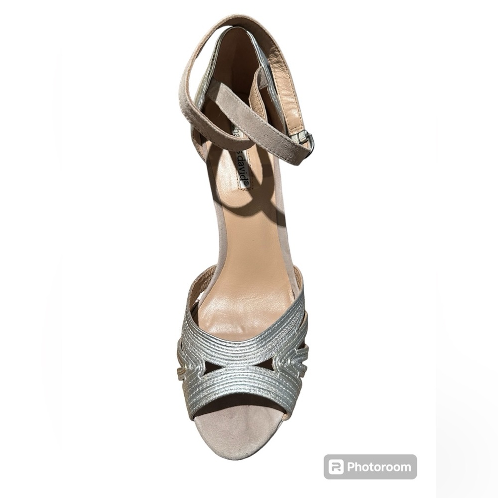 Charles David elegant leather sandal